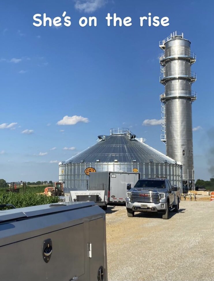 MidwestAgSystem's tweet photo. The new @GSI_Grain equipment is starting to gain some height. Tower dryer up and 1st big bin is climbing. Stay tuned! https://t.co/h9TI0g8fOG