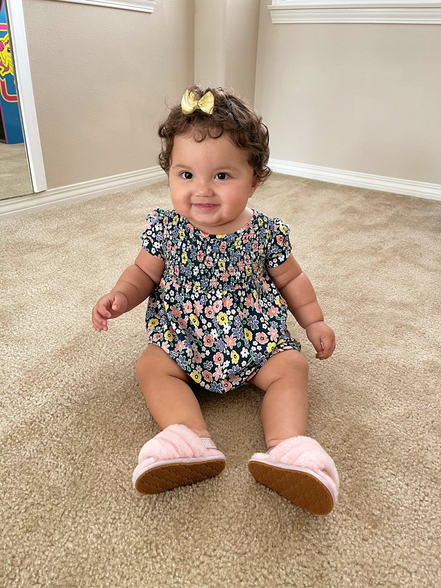 elsyguevara's tweet photo. it’s the little feet for meeee 🥺 my baby is almost 1!!!! <3 https://t.co/CEIsKMAEkA