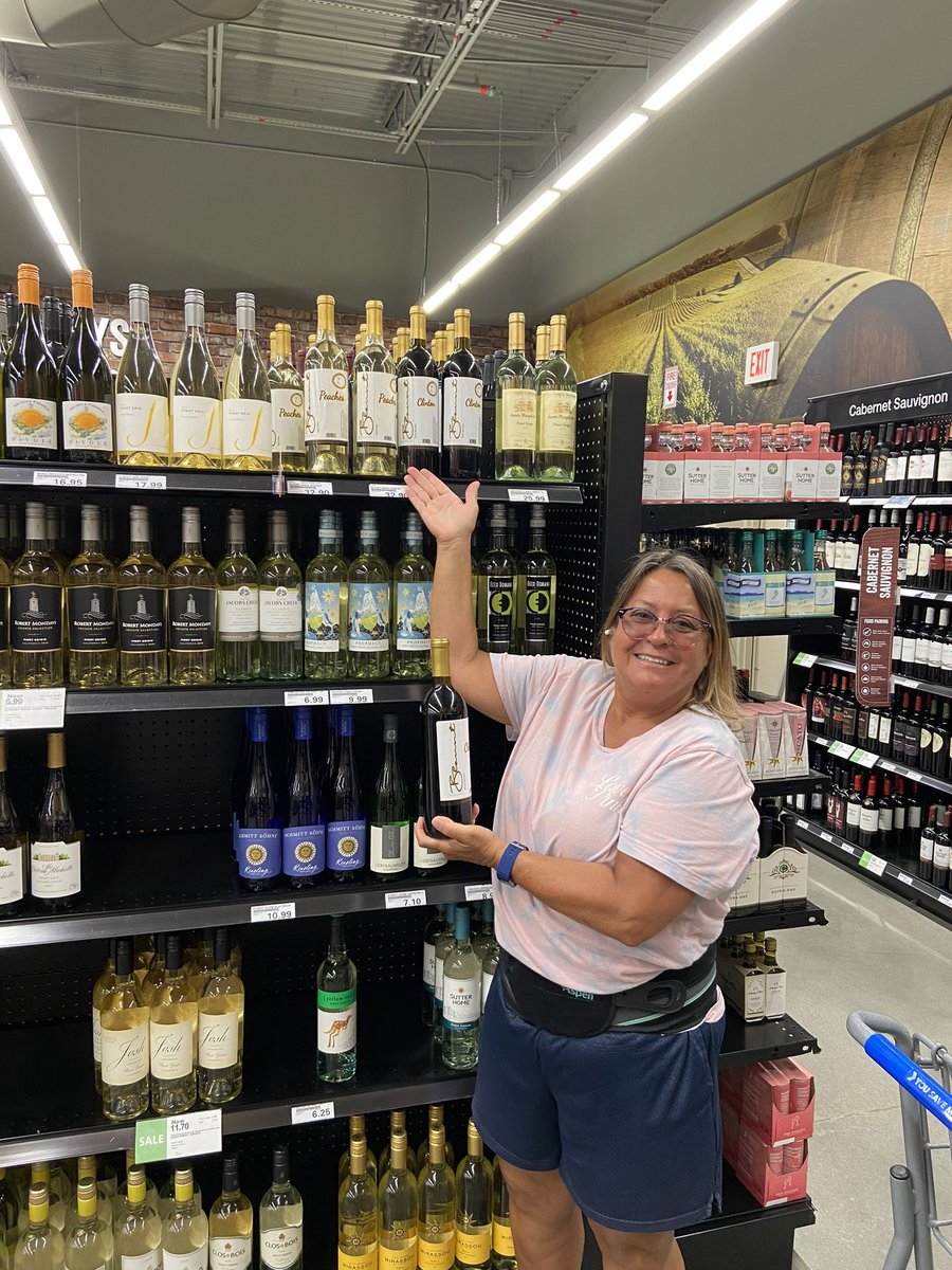 Blount Wine Therapy making it happen @WarnerRobinsAirForce! We are getting raving reviews from active and veteran members of the US Air Force! So excited about serving the service! :) @TotalwineGeorgia <a href="/w/">w</a>.o.s.s.u <a href="/pushpusharts/">PushPush Arts</a> @savstalumni  @Campcreekworldofbeverage
