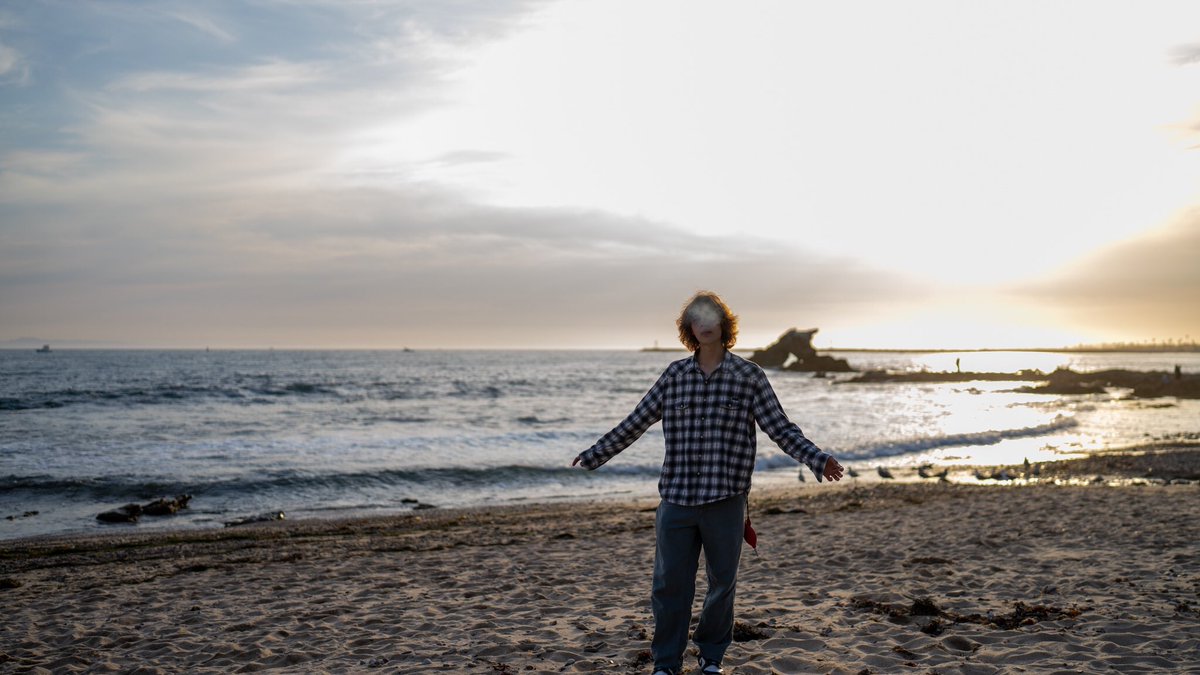 ayden0620's tweet photo. Come find me🌐 #newport #cali https://t.co/9T66jdRtMr