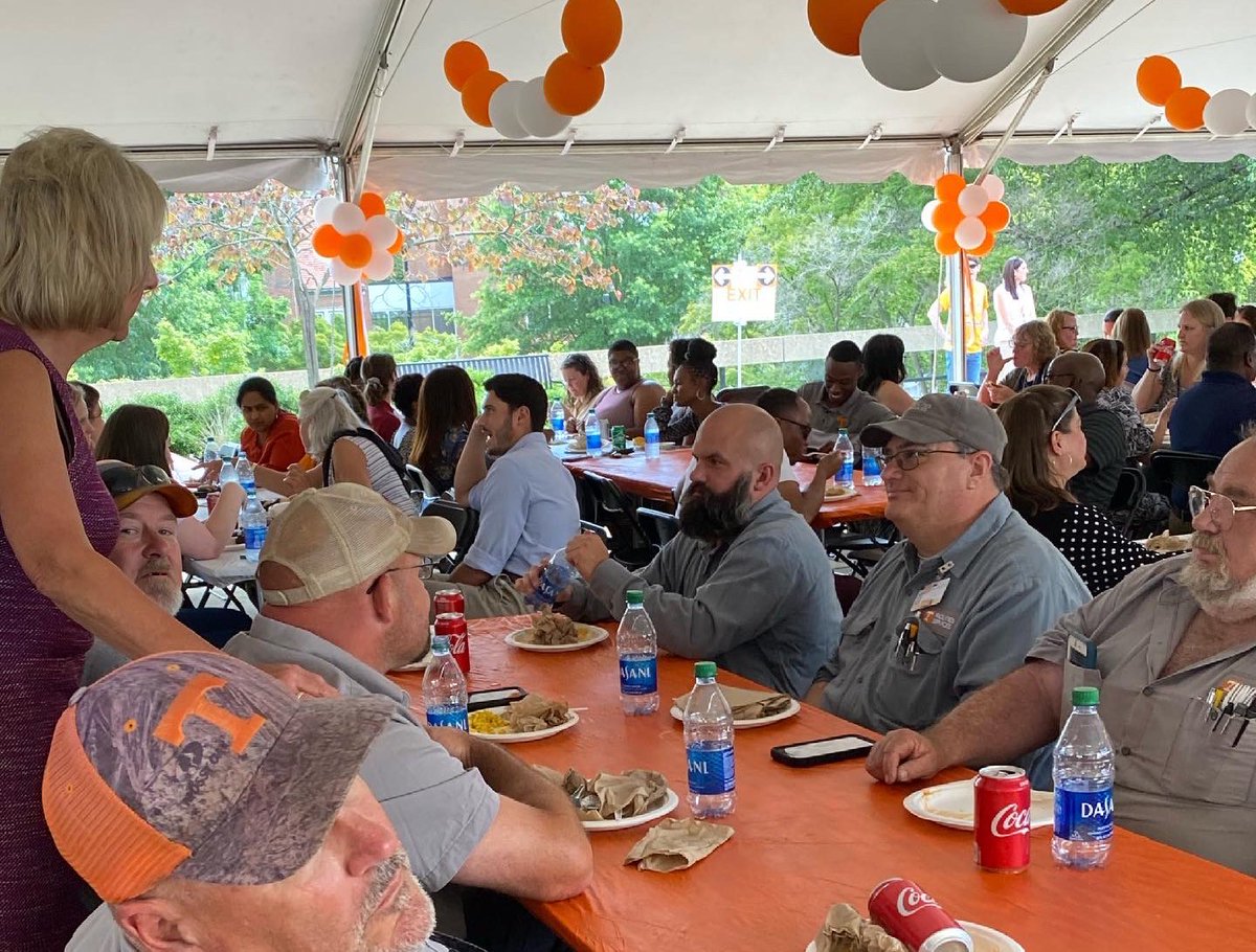 DondePlowman's tweet photo. We could not have gotten through COVID-19 as a university without the tireless work of our Facilities Services. They are our heroes and were there each and every day, helping keep our students, faculty, and staff safe. Thank you!! @utkfacserv 3/5 https://t.co/QuXvD48YJQ