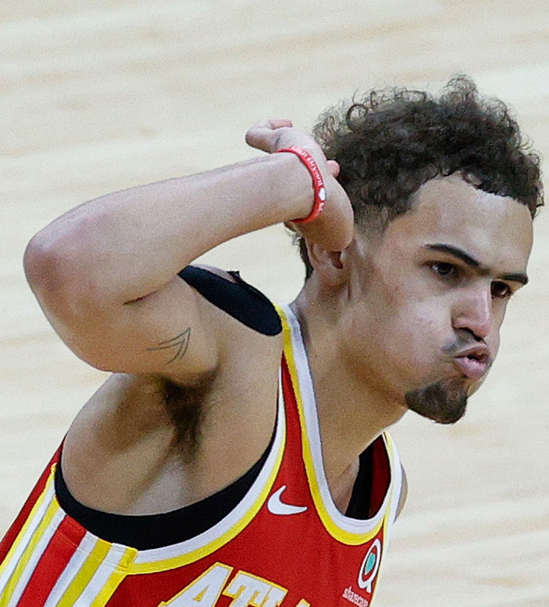 TheDunkCentral's tweet photo. Trae Young tonight: 

39 points 
7 assists 
3 steals 

He’s definitely that guy 🔥 Hawks lead the series 3-2 https://t.co/IJOIbArai7