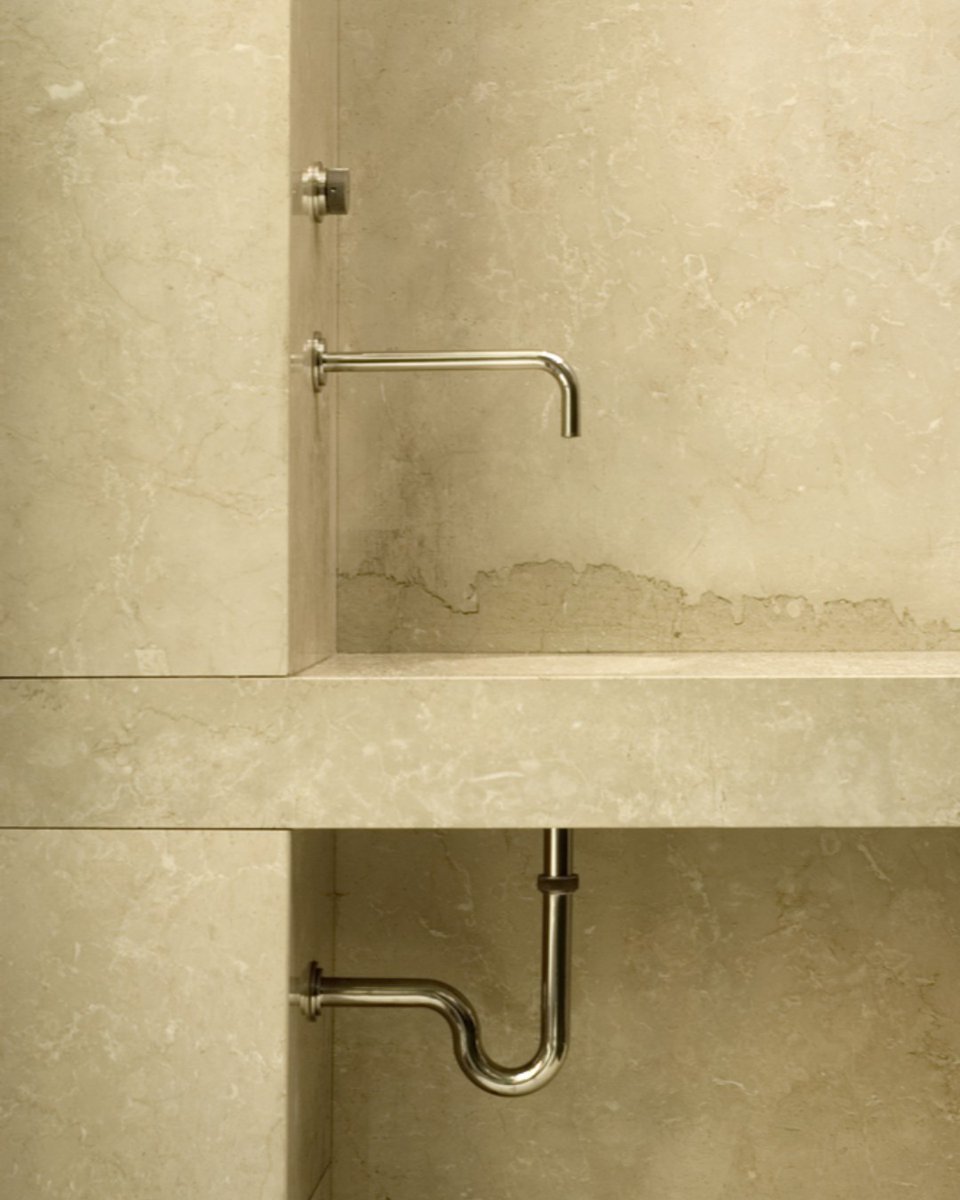 RMSNaturalStone's tweet photo. Classic Italian Botticino - how unreal? 😍❤️

#marble #botticino #italainmarble #rmsmarble #naturalstone #stone #luxurybathroom #luxurydesign #design #marbleslabs #sydneyinteriordesigners #sydneydesigners #sydneystonemason #stonemason #rennovation #design #bathroom https://t.co/8raxBSsnFe