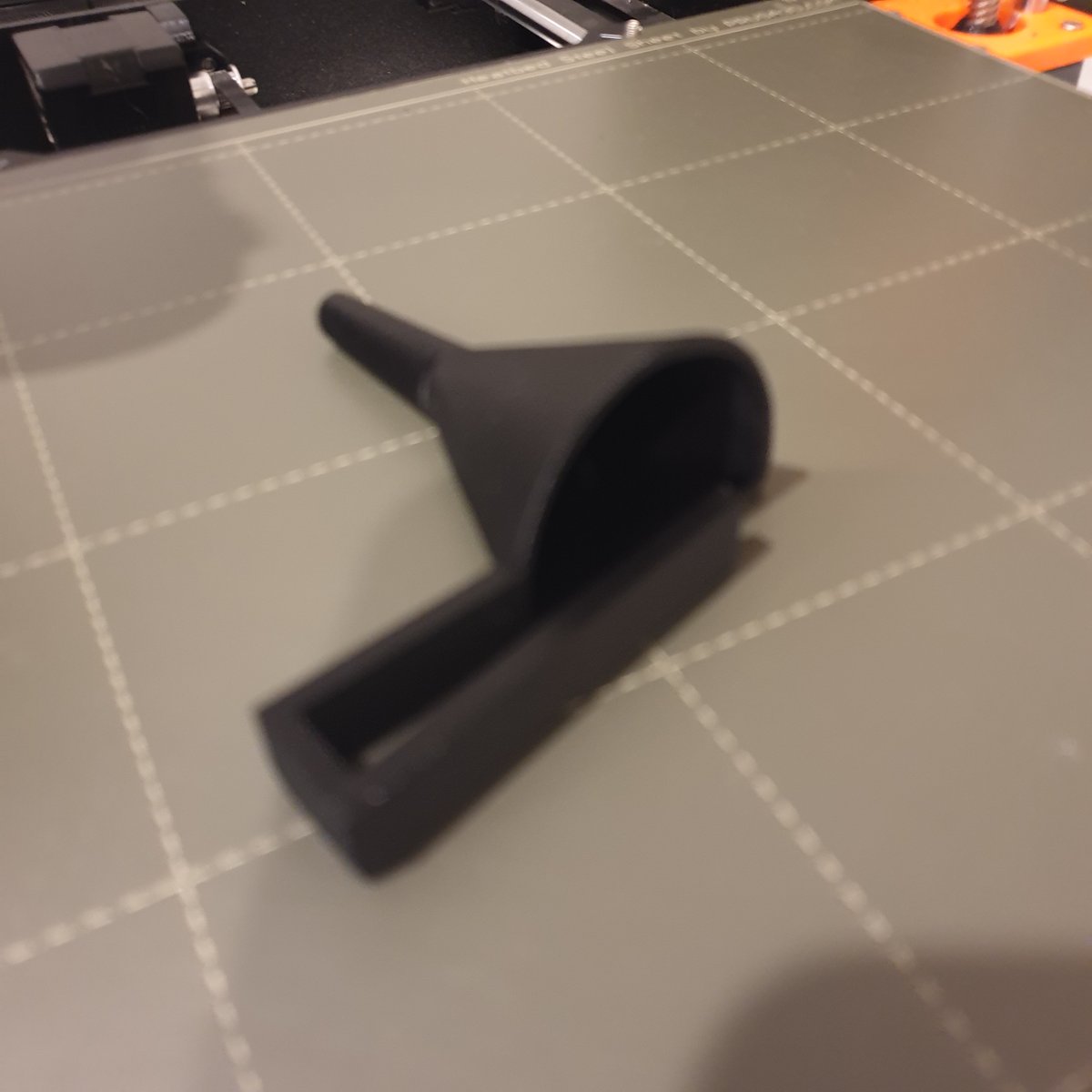 Anyone fancy printing a smartphone otoscope I am designing for <a href="/3dcrowduk/">3DCrowd</a> and trying it on your phone? I'm looking for suggestions/improvements - they are creating an open source 3d printable crisis medical kit repository thingiverse.com/thing:4887277