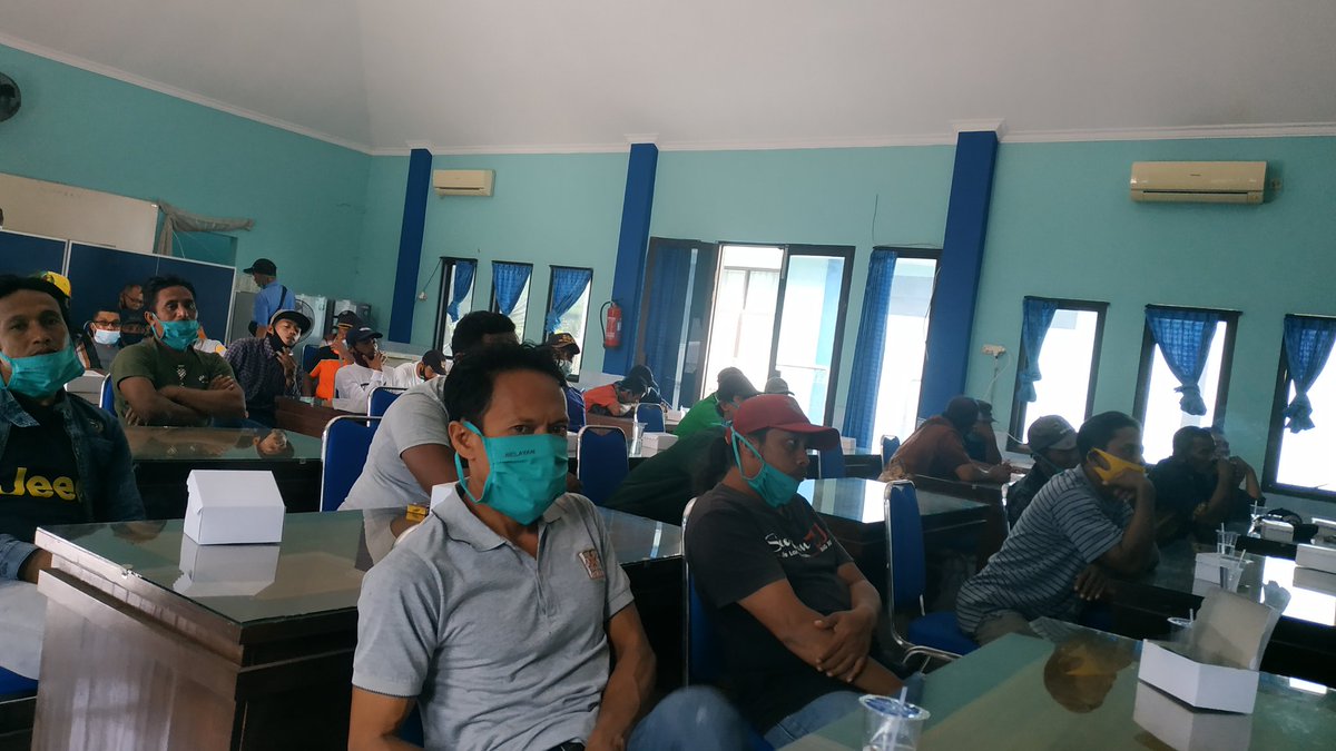 patria_ibi's tweet photo. Kamis, 17/06/21, @patria_ibi @rio_karunia @adentakurnia Pendampingan kepada Kelompok binaan dalam Kegiatan Pelatihan Pembuatan Alat Tangkap GillNet secara daring di aula PPP Puger 17-18 Juni 2021
#GiatLuhkanSatminkalBWI #Jember #Puger #LuhkanJaya
@bppp_banyuwangi @puslatluhkp https://t.co/L4DBNVsYID