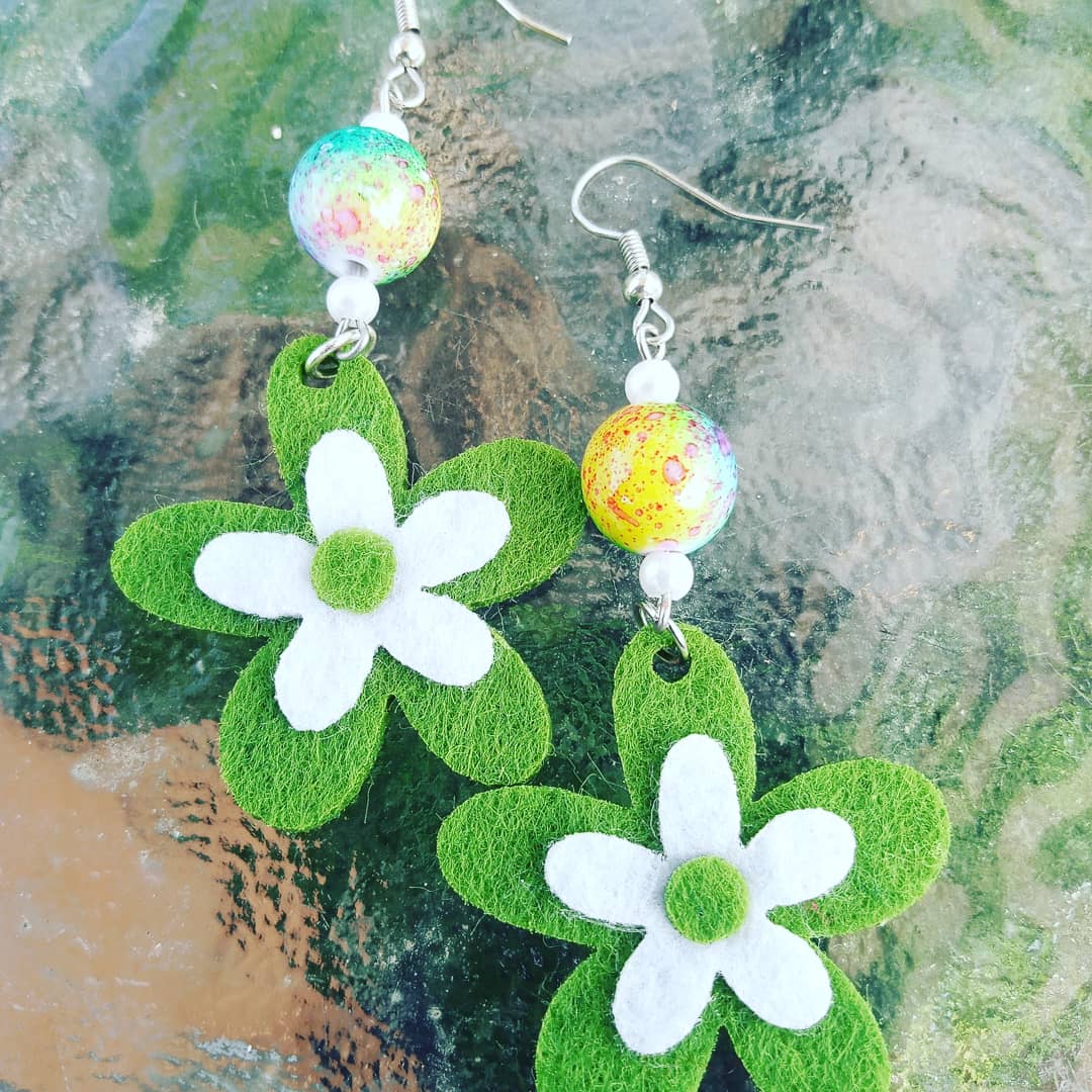 MamaDee_CCsWork's tweet photo. We have been updating alot of the shop and trying to get new things in the shop for you all to look at and buy. Please come and look at https://t.co/TyUKrswcsm
You will find more jewelry and great prices. Earrings for $5, necklaces for $10 and sets for $15. https://t.co/7Bjpk2fufq