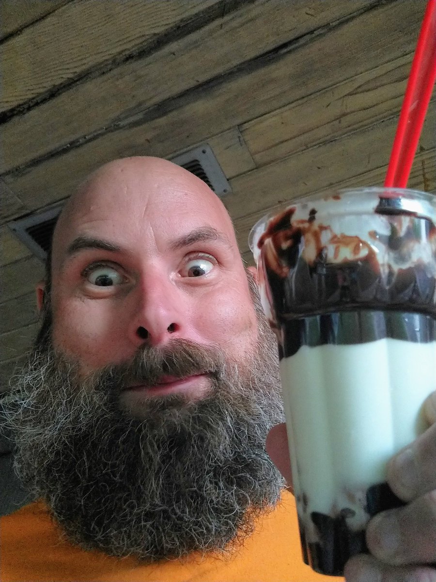 grumpykore's tweet photo. Oh DQ how I missed you so much !!! Glad you're open again... Been a while 😋 Had a sugar tooth tonight 🤣 #NationalFudgeDay @DairyQueen #PeanutBuster #DiaryQueen https://t.co/CC2rye7nYe