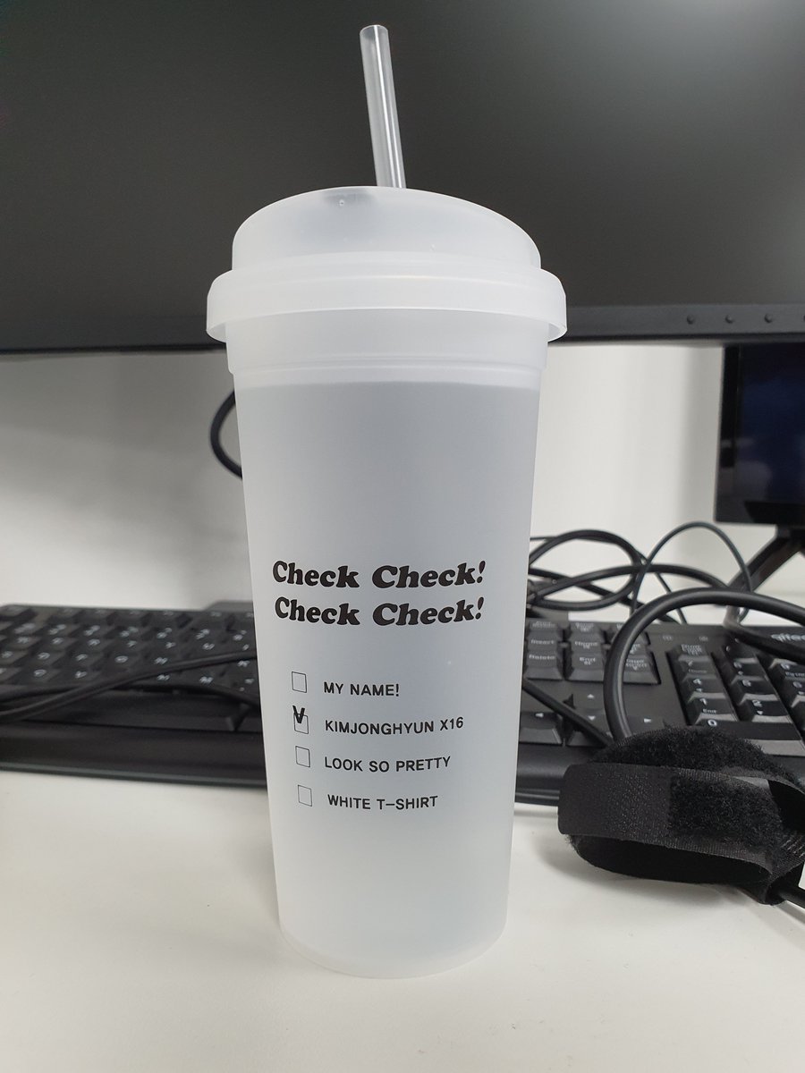 회사 물컵으로 쓰고 있는데 대박 이쁨 🥰 by <a href="/ps_04080923/">패닉스테이션</a>