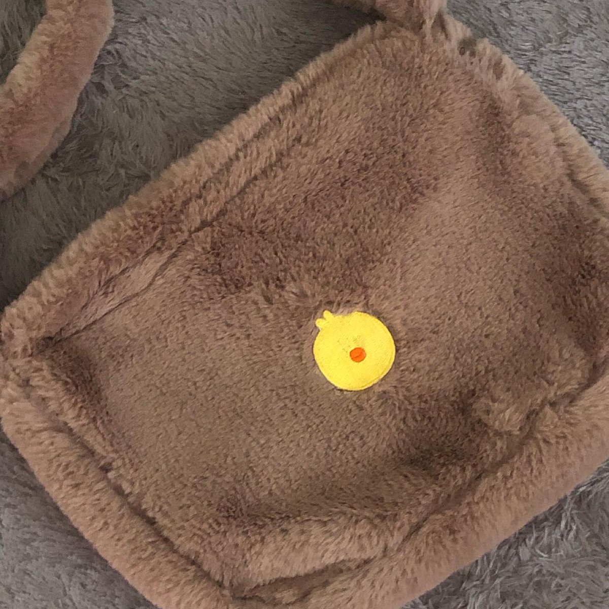 bwsunghoon's tweet photo. (PREORDER 17 June - 24 June)

✨ Denimalz Furry Bag ✨

Price: 90.000IDR / 9USD (you can choose the member)

Patch only: 15.000IDR / 1.5USD

You can decide where to place the patch (corner / centre)

#DAY6 #Sungjin #Jae #YoungK #Wonpil #Dowoon #Negentropy #데이식스 https://t.co/pBvjhqh7cD
