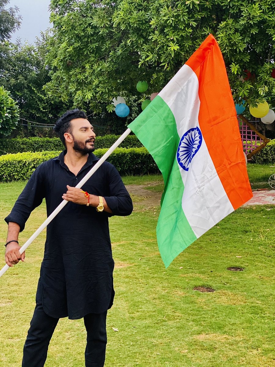 BinderDanoda's tweet photo. जेड़े मुल्क दा खाईये,उसदा बुरा नीं मंगी दा।
लख परदेशी होईये,अपणा देश नीं पंडी दा।
#JusticeForVishalJood https://t.co/x0Oxb5hdSl
