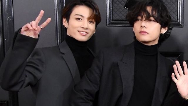 astralsvk's tweet photo. #taekookau where Taehyung’s a chart-topping artist whose photocards are in extremely high demand, and Jungkook is his actor boyfriend. 

Those two things are definitely, inextricably, related. https://t.co/jWrdA3VTEN
