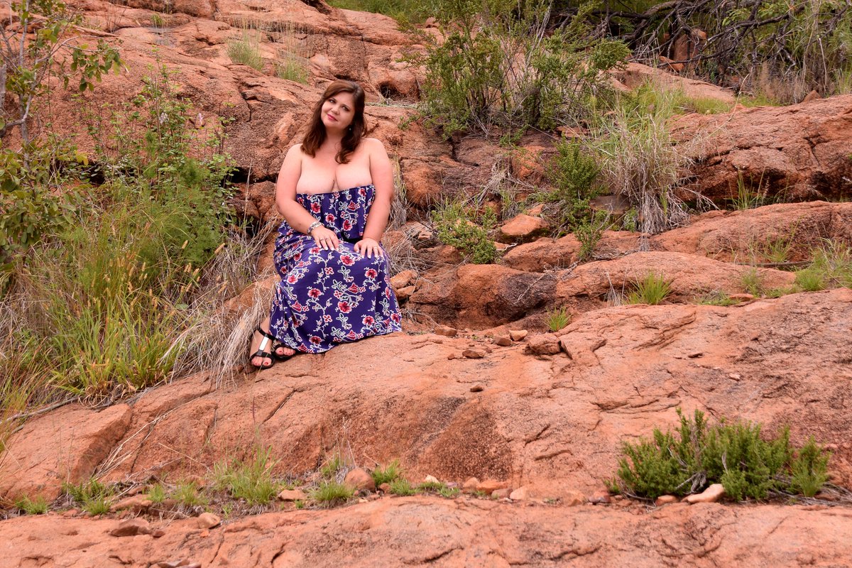 nonnie_nautskie's tweet image. This is how I enjoy a fine whiskey...
On The Rocks!

campsite.bio/nonnies_advent…