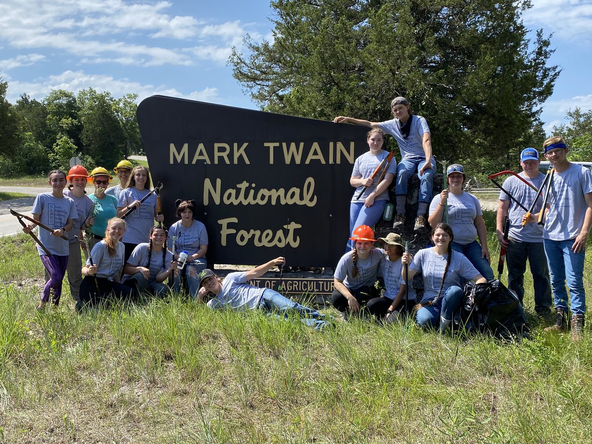 GLADEProject's tweet image. Glade students worked hard today restoring a glade and took an awesome tour through Tumbling Creek Cave!