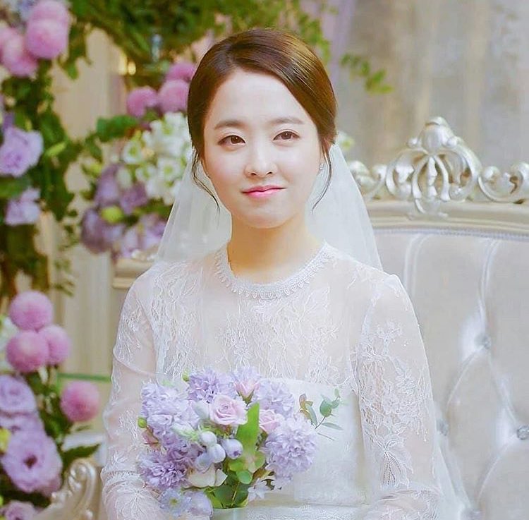 jasmin_jas15's tweet photo. Can we get bridal Tak Dong Kyung?? @CJnDrama please make it us possible 🙏🙏
Praying for #MYULKYUNG wedding 🙏🙏🙏🙏
 #MyulMang  #DoomAtYourService #ParkBoYoung #SeoInGuk #doomcouple #seopark https://t.co/SnHxLf9gKR