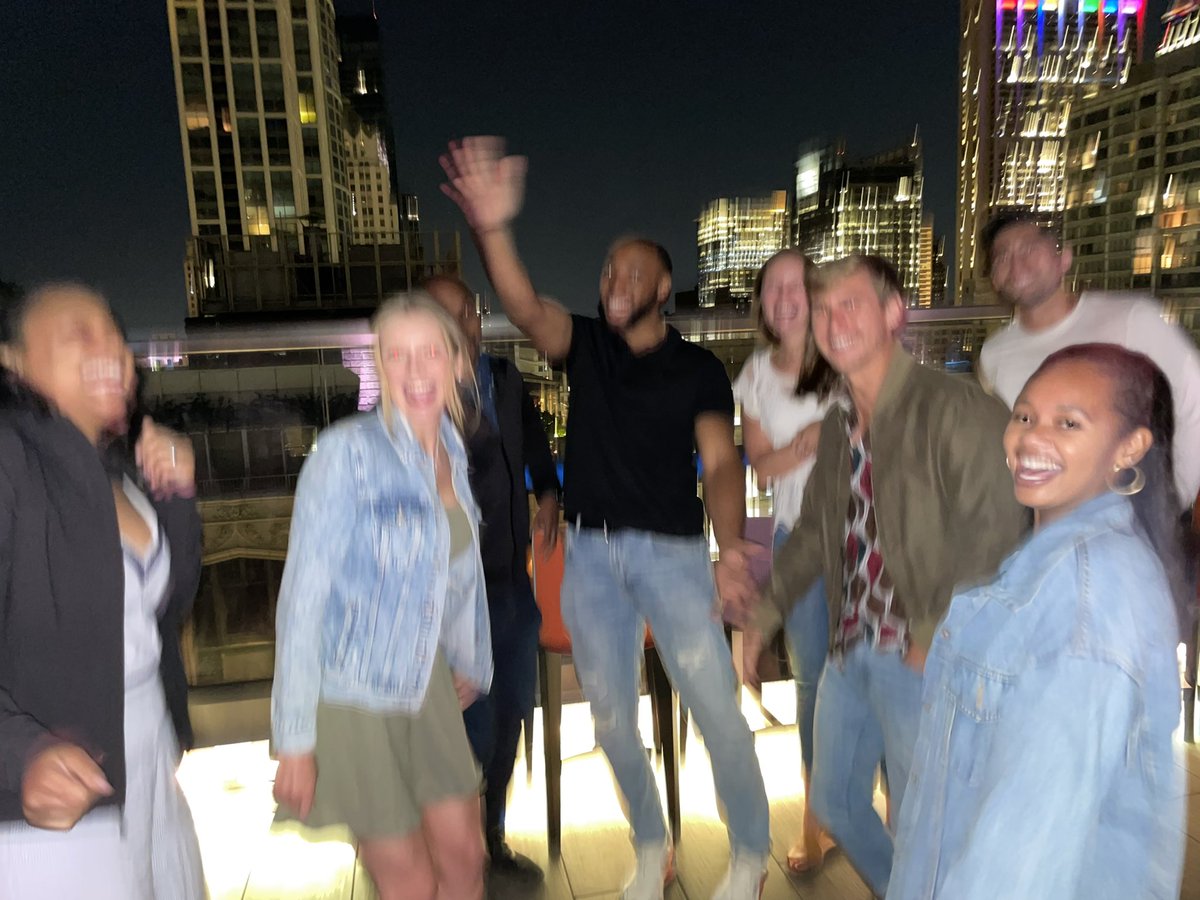 The dynamic incoming interns of @uchicagosurgery checking in with our group photo 😃😃