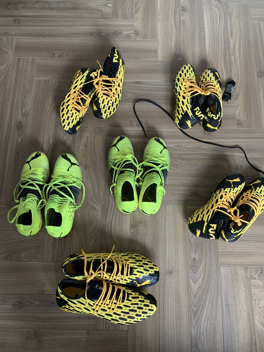 Kititout1's tweet photo. Boots, boots, boots, we have 15 or around that pairs of football boots donated to us by @HammarJ of @bkhackenofcl from the Swedish premier league, some are worn. They are adults size 6.5 to 12 sizes, any ideas folks 🔥🔥🔥 https://t.co/BBhIC5l8ve