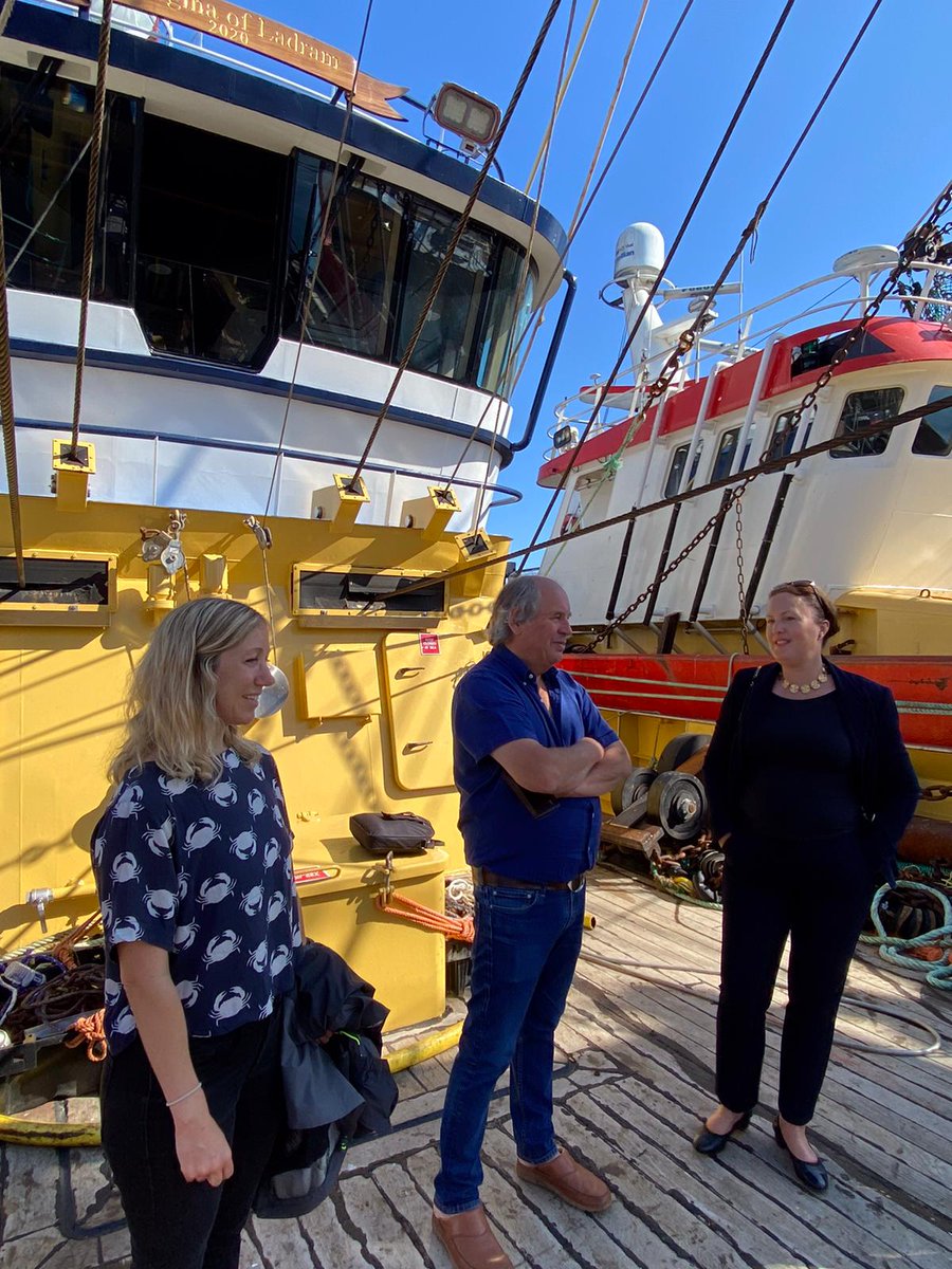 Fantastic to visit Brixham, one of England's busiest fishing ports, earlier this week 🐟🪝 It was great to meet traders, processors and fishing industry representatives to discuss current issues and future opportunities. Read more about my visit: gov.uk/government/new…