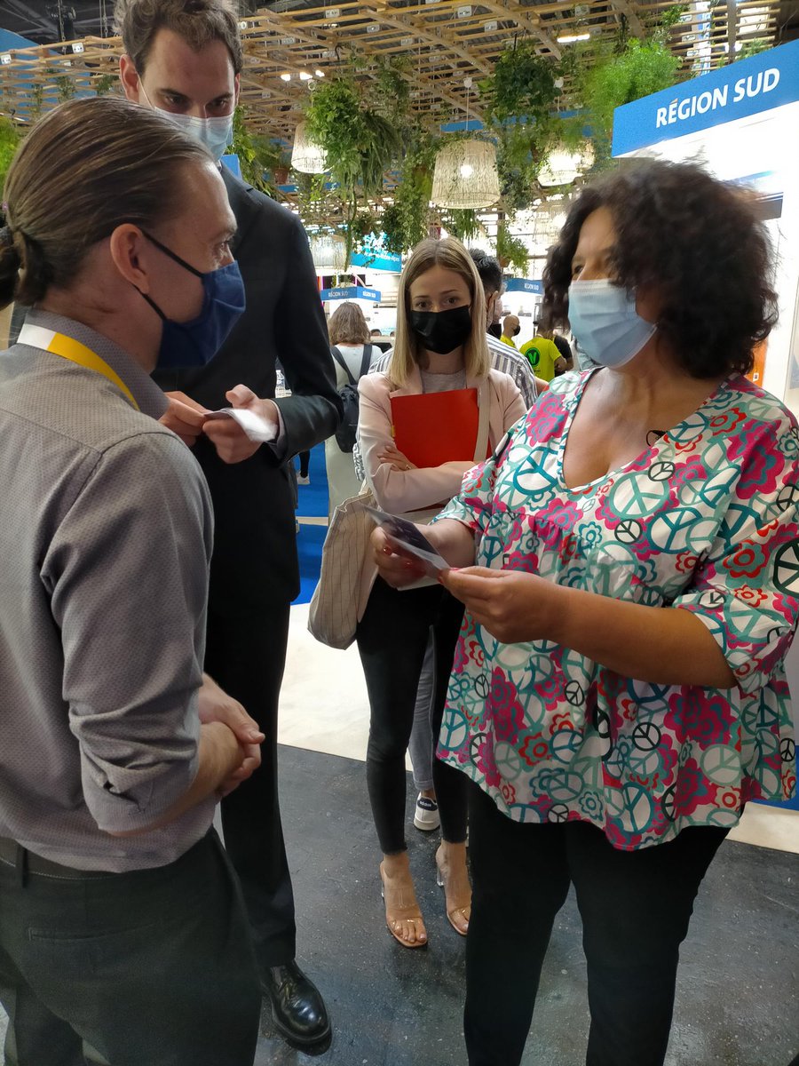 TouchifyApp's tweet photo. 🔴LIVE
En direct,  #VivaTech2021 événement incontournable de la #tech à l’échelle mondiale,
Maxime Luce CEO #Touchify rencontre et échange avec @VidalFrederique ministre de l'Enseignement supérieur, de la Recherche et de l'Innovation. 

#innovation  #vivatech https://t.co/6PEQG6OvJC