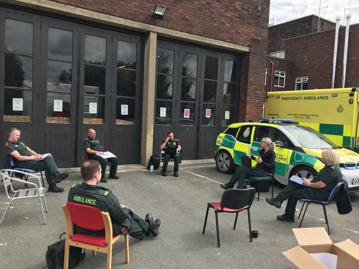 Right Care at Home collaborative meeting, creating our driver diagram to improve See and Treat in South Lancashire ⁦@NWAmbulance⁩ using QI ⁦@CarolineHargre8⁩ keeping us on track. Looking forward to improving our patient experience and care we offer to our patients