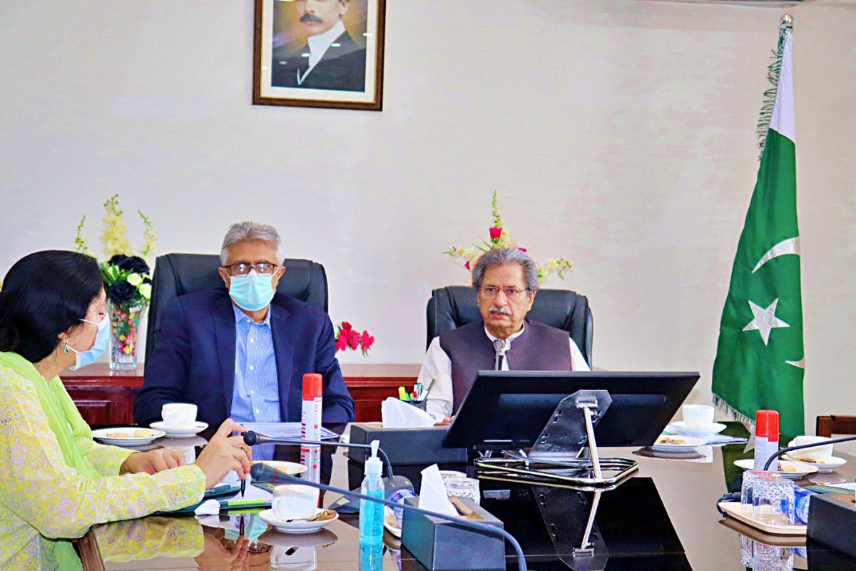 EduMinistryPK's tweet photo. MDCAT exam will be conducted from 30th August to 30th September 2021.  All students who are taking their A Level exams in October can take the MDCAT exam in September and also apply for admissions to medical colleges before their exams are held was decided in the meeting https://t.co/9j2tZ6Llha