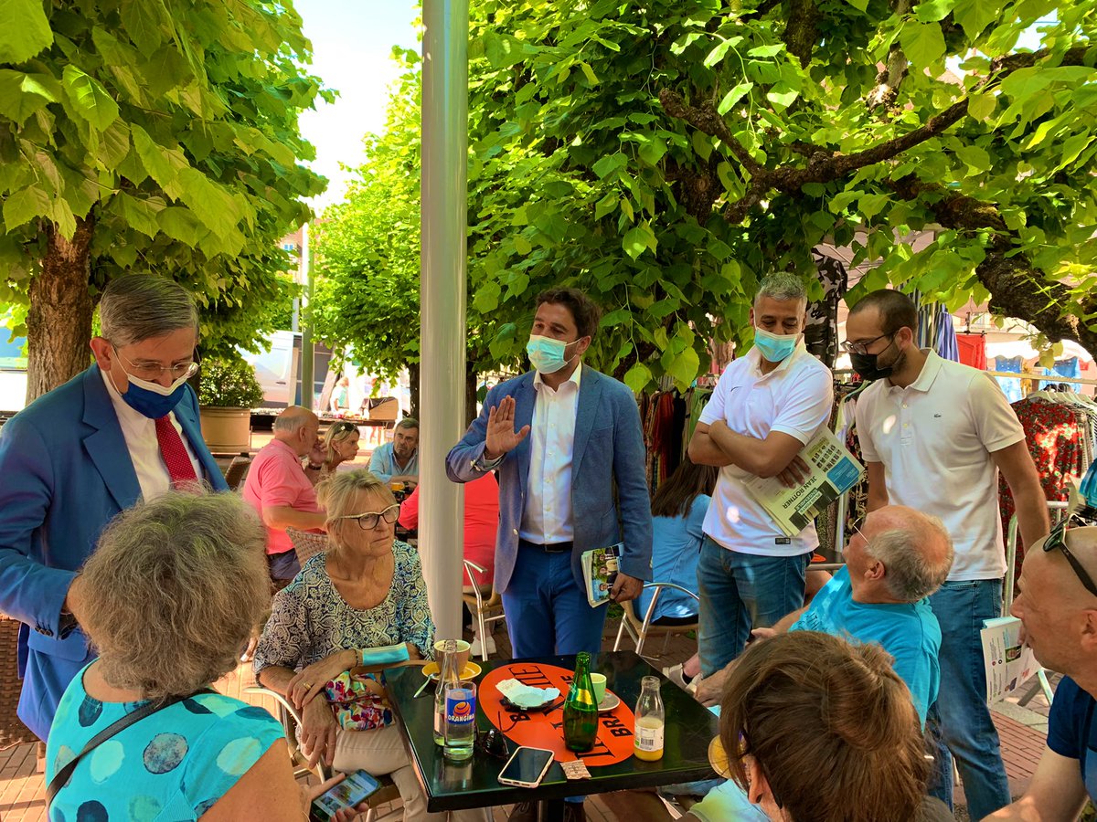 Douce matinée ensoleillée sur le marché de Vitry-le-François, dimanche un seul vote possible, celui de <a href="/avecRottner2021/">Plus forts ensemble avec Jean Rottner</a> ! ☀️🗳
