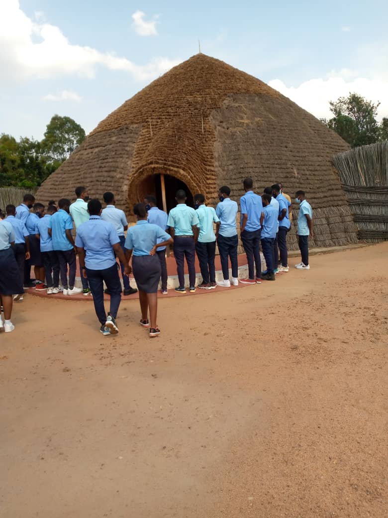 CAG_Gitwe's tweet photo. Gutoza abana Umuco Nyarwanda, bakawukurana Ukabaranga aho bari hose n'imwe mundangagaciro dukomeyeho kuko Umuco ariwo Shingiro ry'Ubunyarwanda. @REBRwanda @KARANGWASewase @rum_sda @AngelMutabaruka @RTANGARWMABOKO @ClaudetteIrere https://t.co/nZpIxpteZw