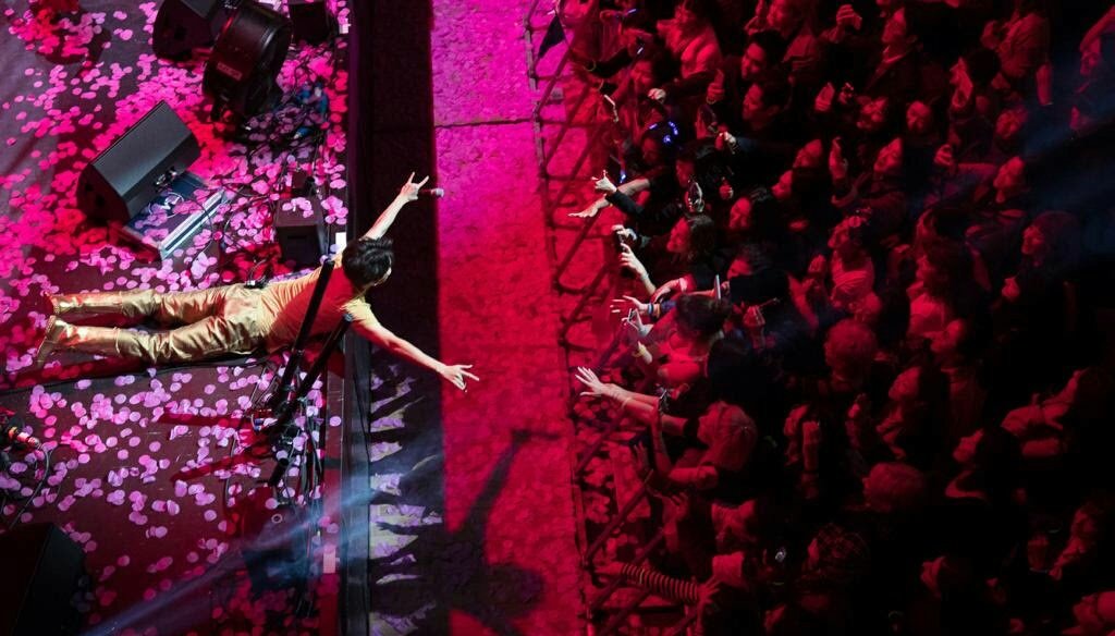 alinafomens's tweet photo. #DiMoshPit Challenge @KevanKenney London concert!π₯π₯π₯πΌπ https://t.co/3cUjopfFbU