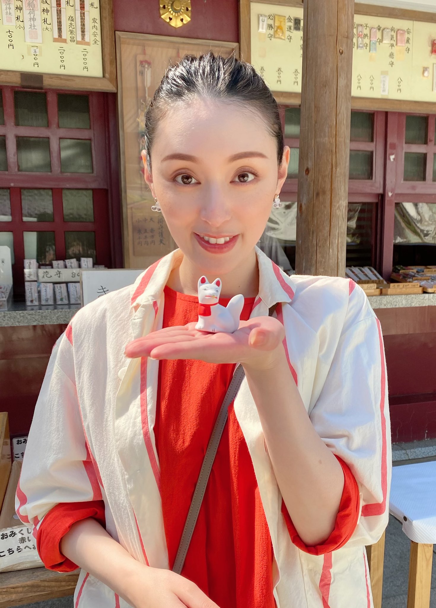 Chiaki Kuriyama 栗山千明 Sur Twitter Manager Tweet 本日公開 飲み旅本 地元を旅してきました 飲み旅本 T Co Fm3stryyup Twitter