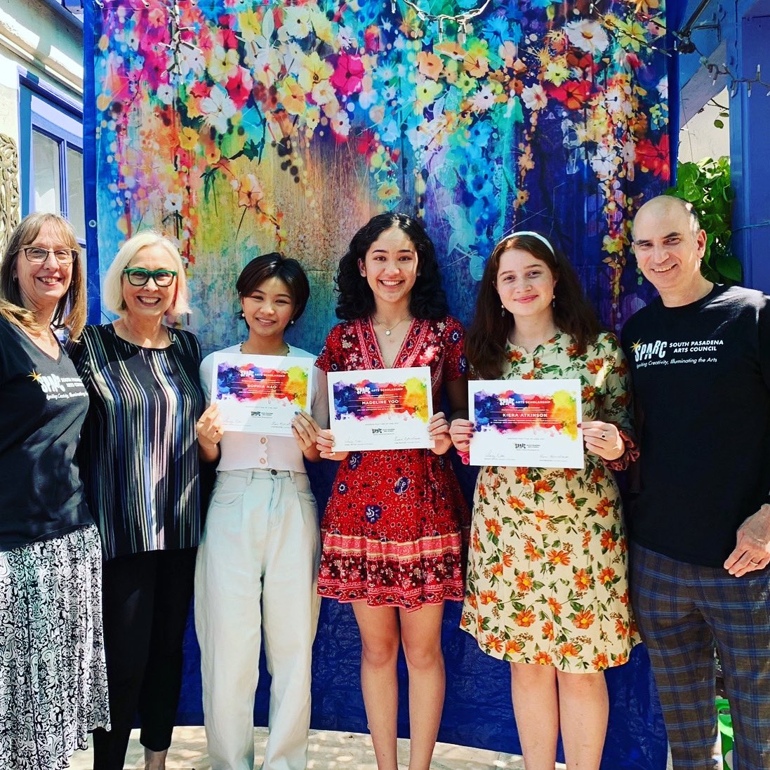 SoPasArC's tweet photo. SPArC Scholarship recipients!🎉#sandykitto (SPArC President) #lissareynolds (SPArC Founder) #SophiaHao(FineArts)#MadeleineYoo(FineArts)#KieraAtkinson(TheatreArts)#deanserein(SPArC VP) not seen- #AudreyLin(MusicArt)sout https://t.co/gOyLDoLljI