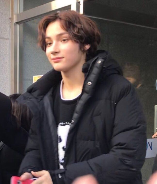 thuerapy's tweet photo. huening kai looks so beautiful in this shot https://t.co/afcsi8pHxt