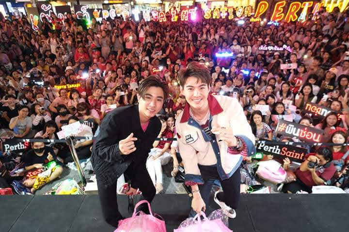 smkpsonly's tweet photo. @ssainamm ขออนุญาตฝากเพิร์ธเซ้นต์ไว้ในอ้อมอกอ้อมใจด้วยนะคะ น้องไม่ได้ร่วมงานกันมาสักพักแล้วซึ่งแฟนคลับรอคอยกันหนักมาก ถ้าคู่น้องได้ ฟีดแบ็คจากแฟนคลับยิ่งใหญ่เกรียงไกรแน่นอนค่ะ🙇‍♀️
#PerthSaintSation https://t.co/ikIOKJla2s