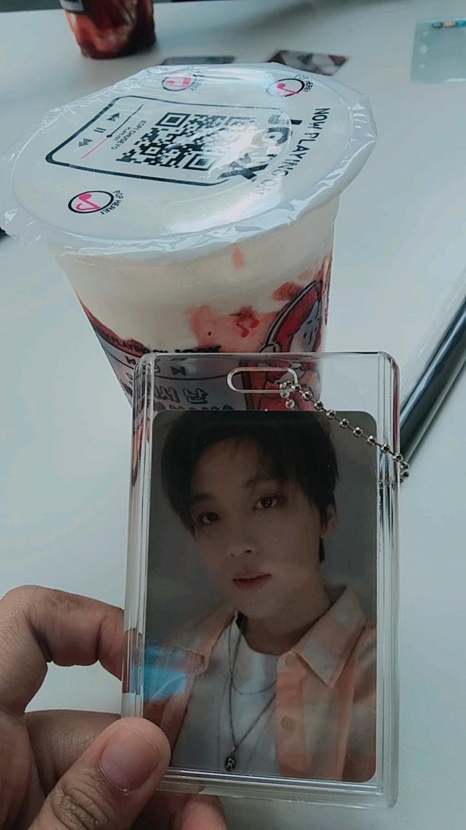 Putriadiniyahs1's tweet photo. Date with Haechan🐻 sayang💚 https://t.co/onMa050sja