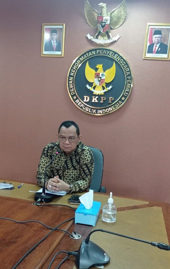 Menyampaikan sambutan pembukaan dalam Webnas Road Map Pemilu 2024, Kamis siang ini (17/6).