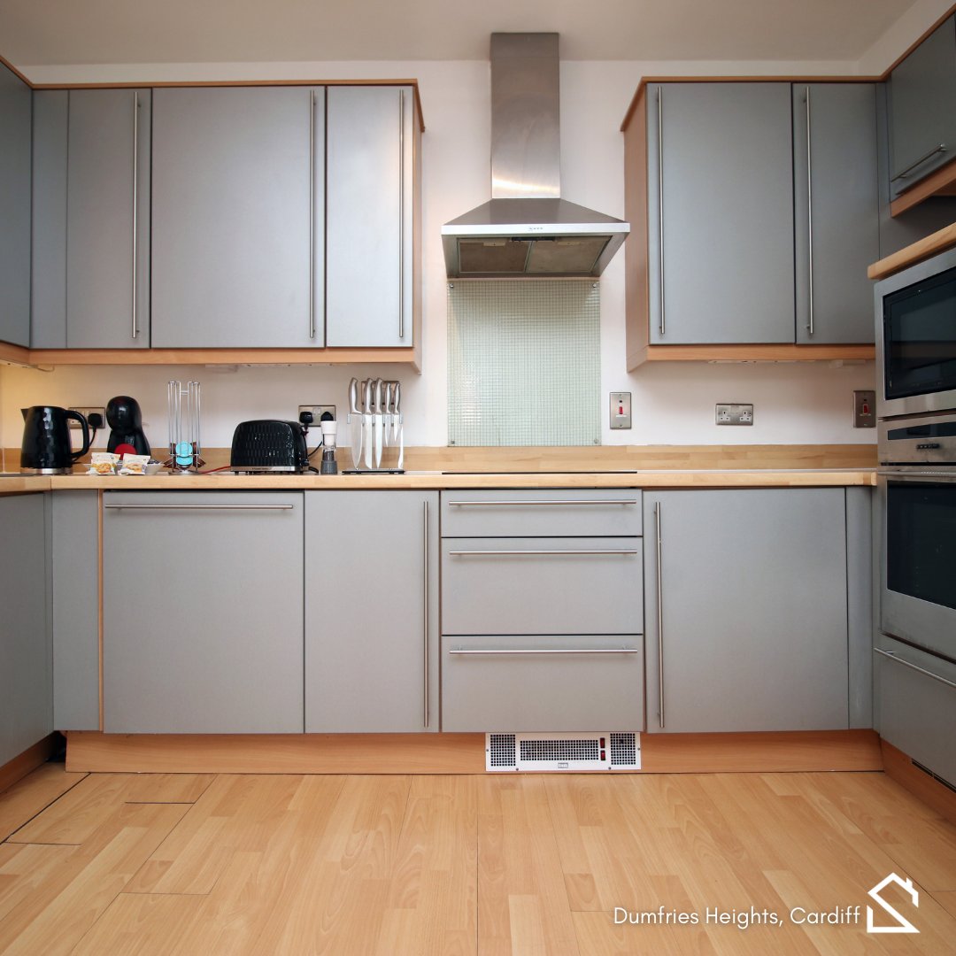 Can you believe that Dumfries Heights is one of our 23 units in Cardiff?! What do you think of this 2 bedroom apartment in Queen Street?

Check out more details and inclusions when booking Dumfries Heights now!
staybc.co.uk/cardiff-servic…