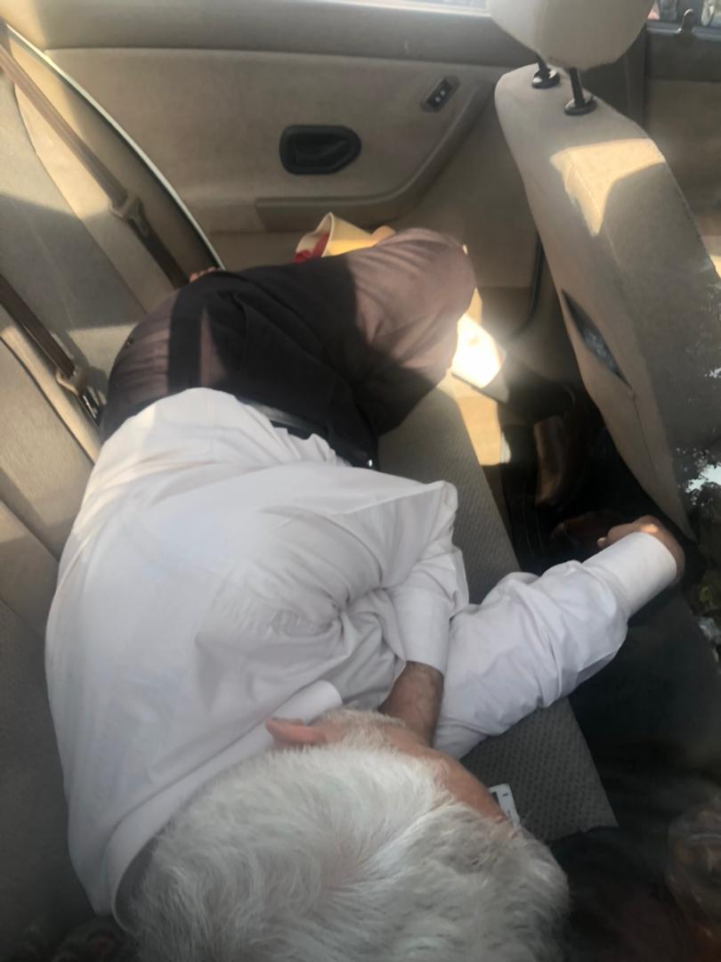 Maseyn22's tweet photo. پاشو در آورد
پشت ماشین استراحت کرد
#جلیلی https://t.co/H5Y5JWWEW9