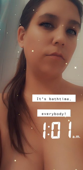 It's bathtime, everybody! Find me on #Snapchat (same @ as here). https://t.co/JYi0EAXcF4<a href="/tag/snapchat"class="tags">#Snapchat</a>