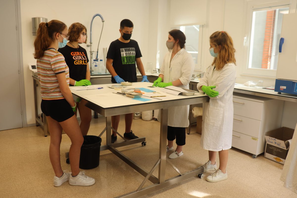 ceabcsic's tweet photo. La sessió formativa del projecte @plastic0_pyr al laboratori de microplàstics del #CEAB va ser tot un èxit!🧑‍🔬🧪

Vam aprendre a detectar de macro-, meso-, i
microplàstics (MacP, MesP i MicP) en mostres de diferent naturalesa recollides a la #Tordera

Gràcies per acompanyar-nos!🤗 https://t.co/sGKGMgun5L