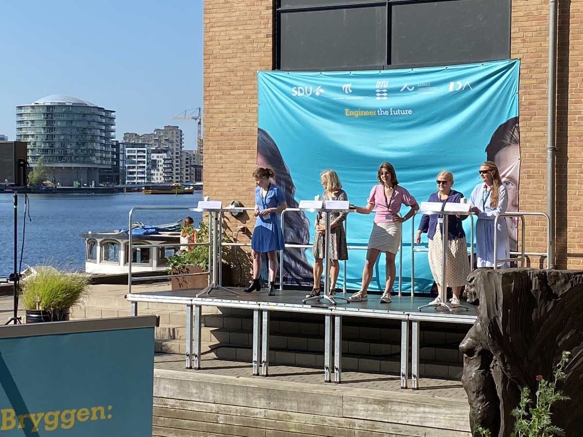 Folkemødedebat om STEM-undervisning på STX med bl.a. Eva Rindom @atkinsglobal og næstformand i <a href="/FRI_Engineers/">@FRI_Engineers</a>. Jeg glæder mig 😊 <a href="/etfdk/">Engineer the Future</a> #STEM <a href="/UVM_dk/">Børne- og Undervisningsministeriet</a>