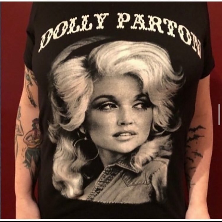 VtgVamp's tweet photo. Available in the @strangerains #eBay store!
.
.
.
.
#dollyparton #dollypartondean #dollyworld #nashville #dollywood #grandoleopry #countryqueen #countrymusic #cma #kennyrogers #tennessee #cher #elvis #merlehaggard #musicawards #girlpower #dollypartonfan #70sfashion #altgirl… https://t.co/4gGOONEc0c