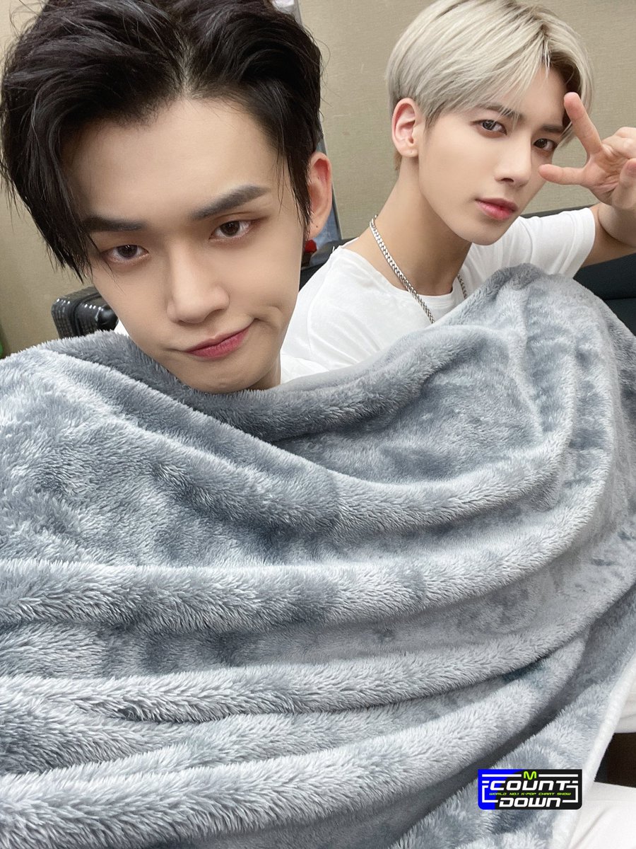 taejunhours's tweet image. TAEJUN SELFIE