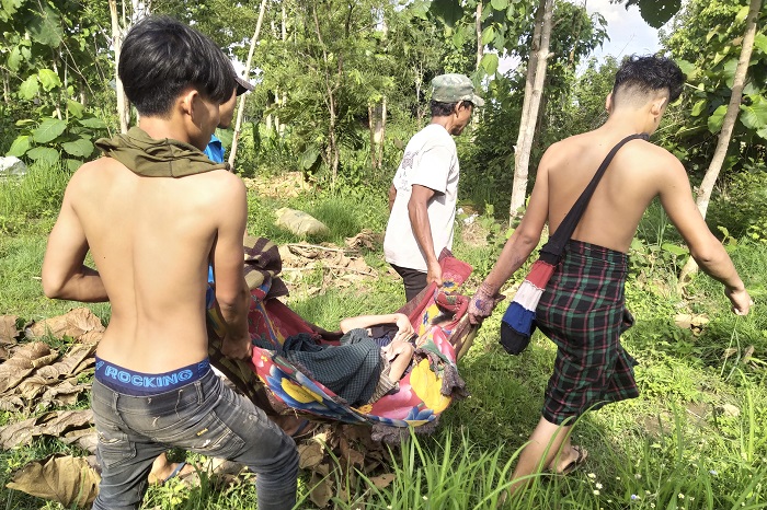 Tens of thousands of people have scattered to camps in the jungles of Myanmar's east after the resurgence of just one of several conflicts that have flared since the Feb. 1 coup plunged the country into chaos reuters.com/world/asia-pac… #WhatsHappeningInMyanmar