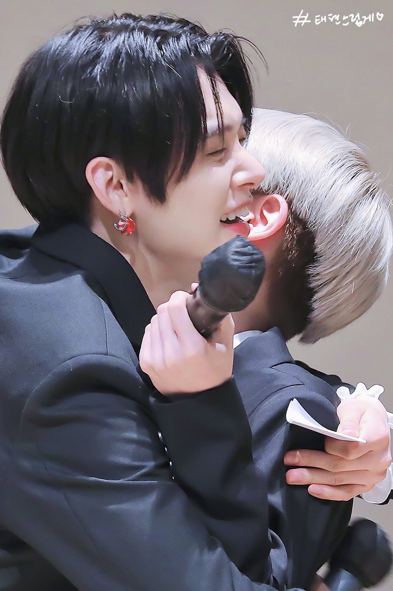 taejunhours's tweet image. omg more photos of the taejun hug 🥺