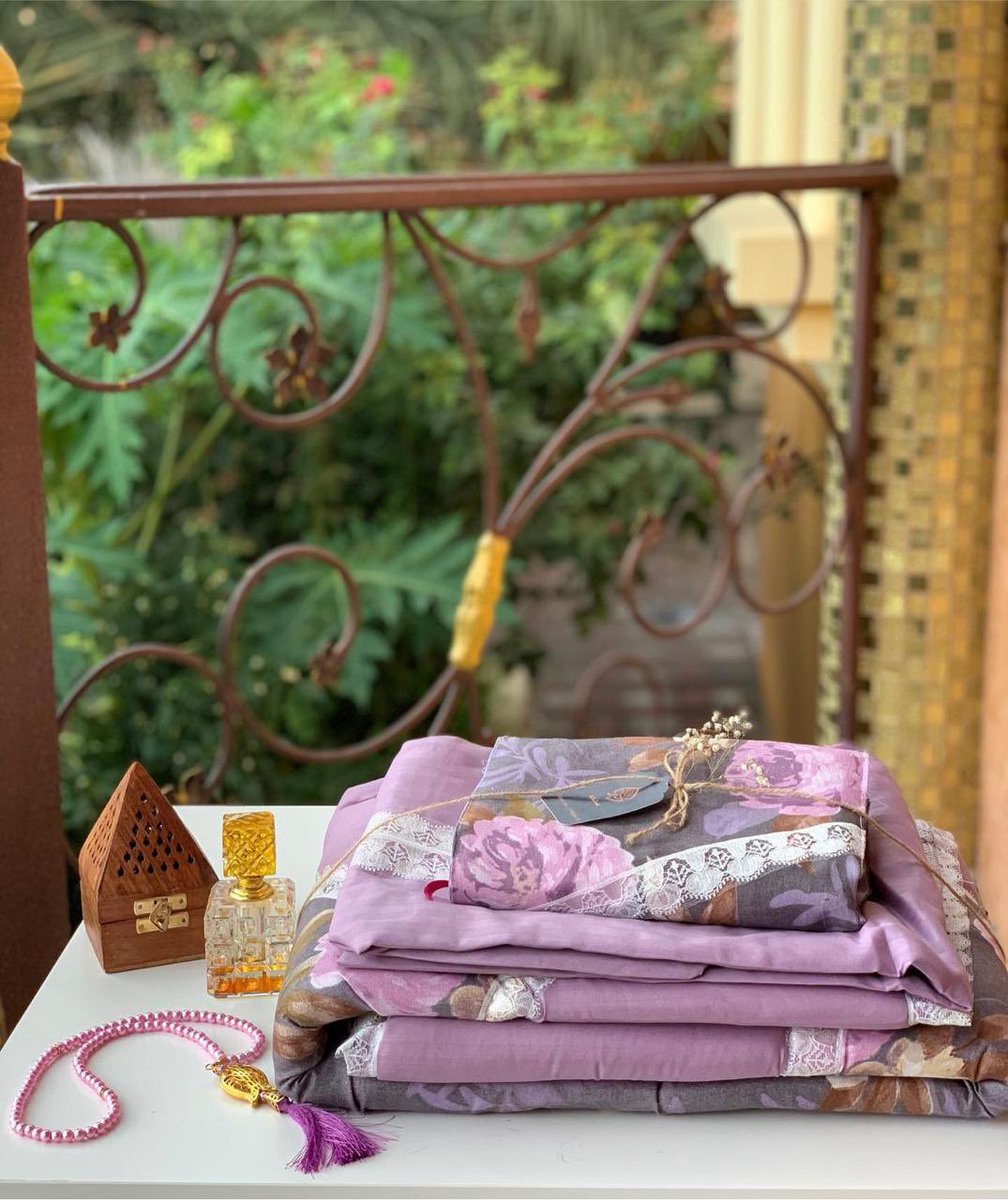 sajda_44's tweet photo. طقم صلاة يحتوي على :
سجادة مبطنة 
لبس صلاة 
غلاف للمصحف 
السعر :١٠ ريال 
مع المصحف :١٣ ريال https://t.co/QaMit4uEij