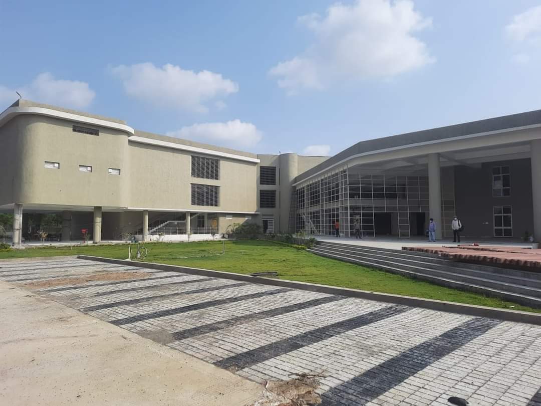 mcu_bhopal's tweet photo. Our new campus @McuRewa is fast coming up at Rewa, MP, well in time to receive new batch of students in the upcoming academic session. An exclusive new course on #RuralJournalism is also being introduced from the land of white tigers. 
#admissionsOpen 
-
https://t.co/xD6qYmyf9Z https://t.co/bOSBLRiutL