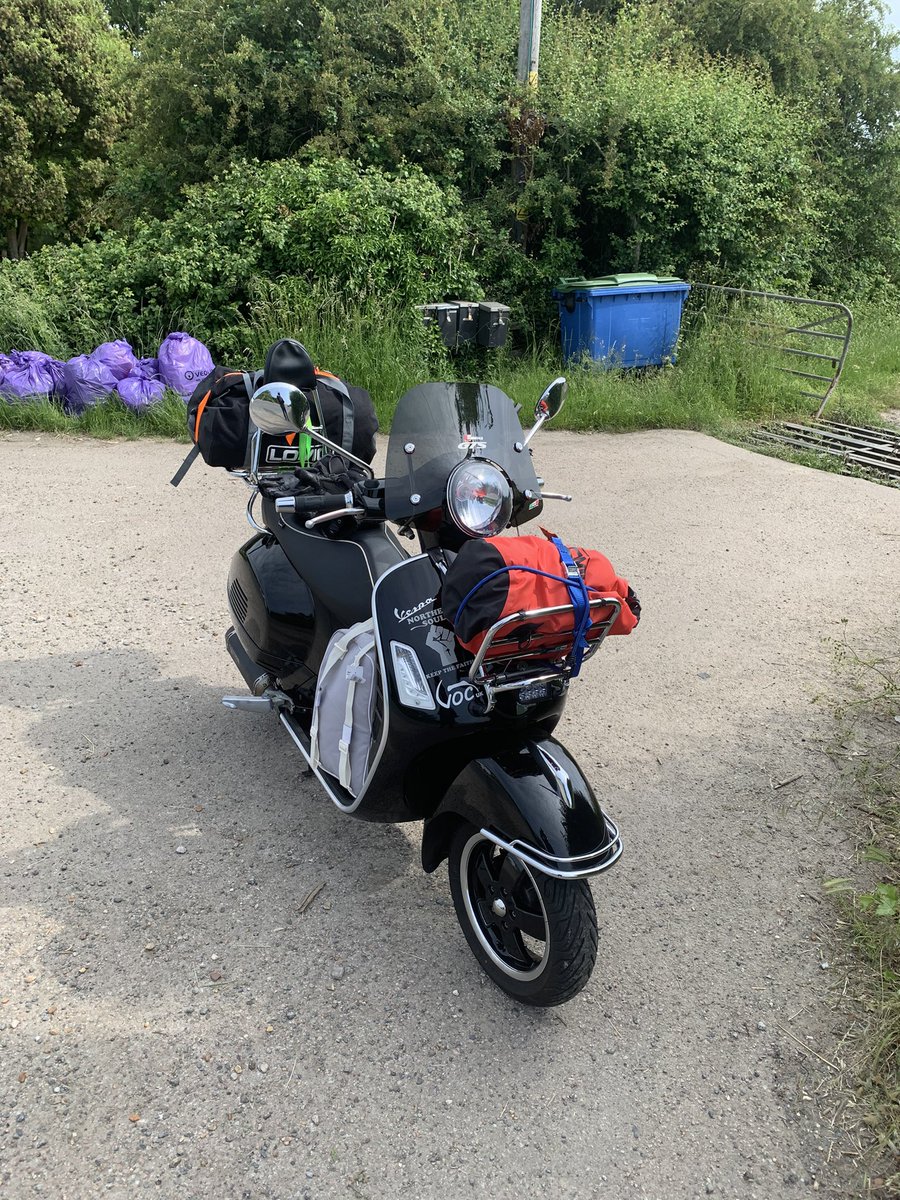 vespatherapy's tweet photo. Stopped to stretch our legs. Not far to go now https://t.co/urrQvN6U1X