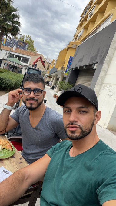Hola torremolinos 
@ValentinoSistor https://t.co/9zSeqvkxQg