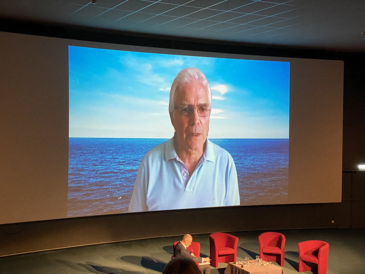 Suivi par une intervention de Jean-Pierre Gattuso, Président du Comité scientifique du programme #Acidificationdesocéans
👉 Causes, conséquences, solutions 
➡️ youtu.be/WkDktoSRVi0