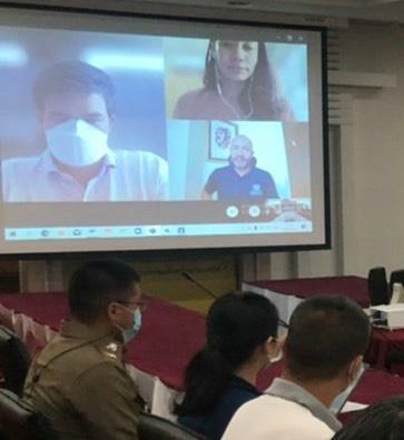 Felipe_UNODC's tweet photo. Fruitful discussions between the @UNODC_SEAP Border Management team and the Royal Thai Police Cadet Academy about future trainings, learning material and devices to boost #law enforcement skills to deter #OrganizedCrime in #Thailand https://t.co/BDtxHFT28g