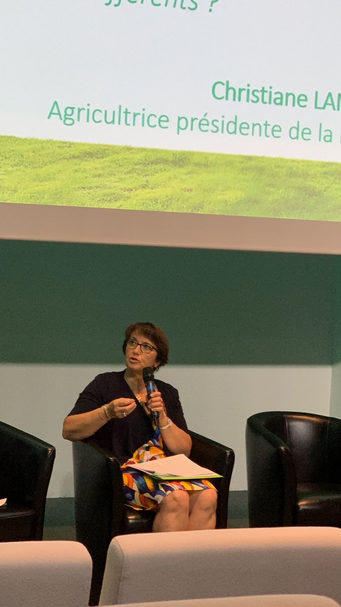 #avenirensemble @ChLambert_FNSEA : L’agriculture est attendue. Ce livre peut nous aider à reposer les bases. C’est une respiration fabuleuse. Nous sommes un secteur de solutions. Il faut le faire connaître.