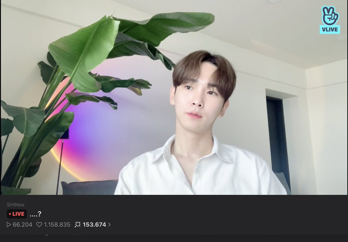 ㄱㅅㅇㄴ Key Vlive Look Who S Here He Got Back From Meeting T Co Jwswfqm0kt Key 키 Shinee Shinee T Co Coixwsexle Twitter